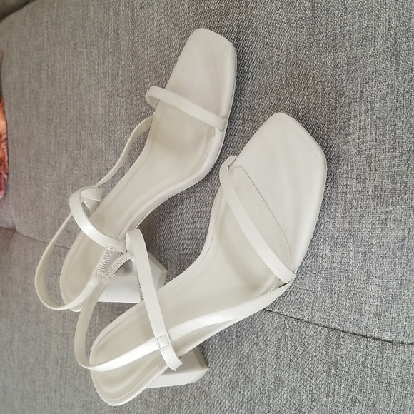 Oak + Fort Heeled Sandals - Picture 7 of 8